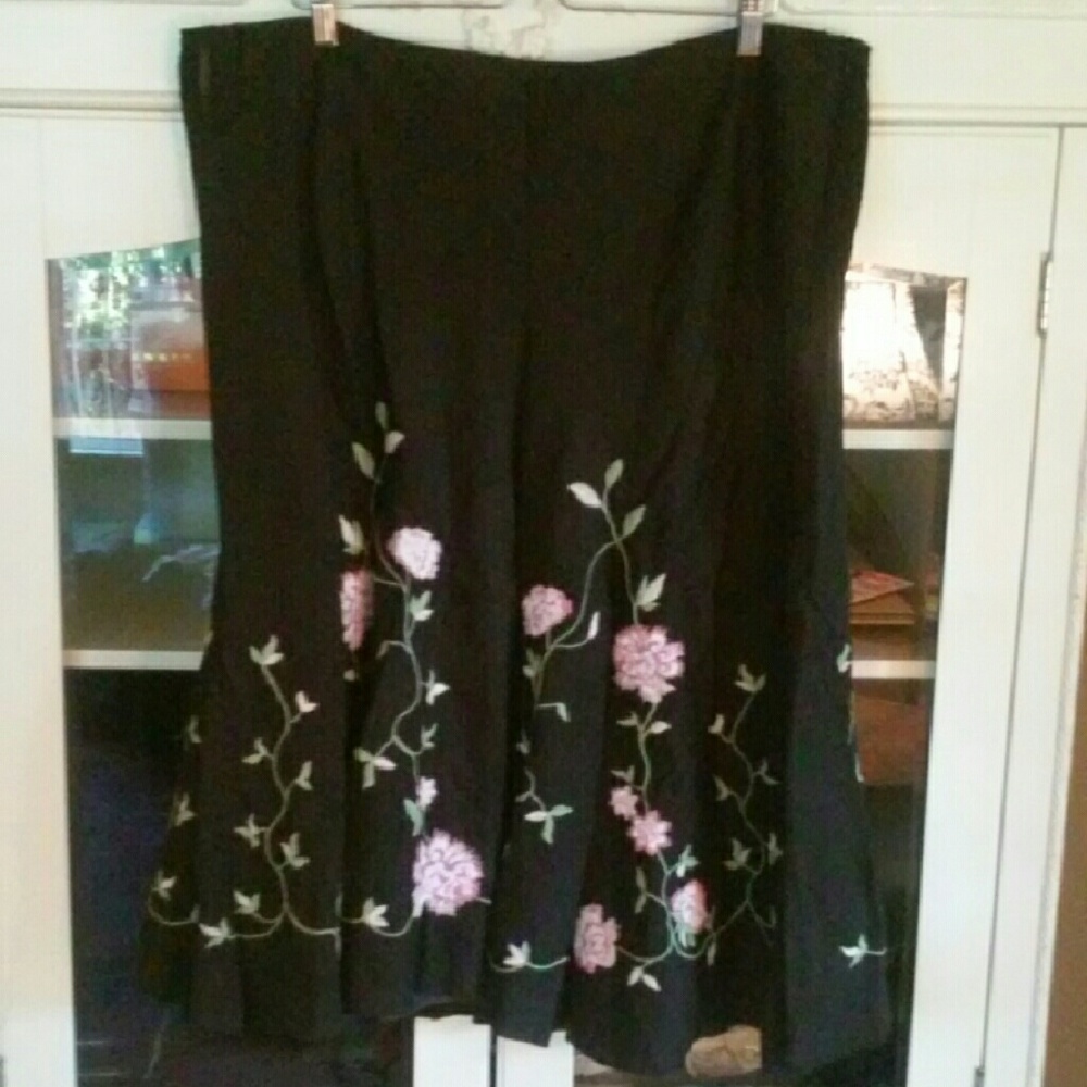 Beautiful embroidered skirt